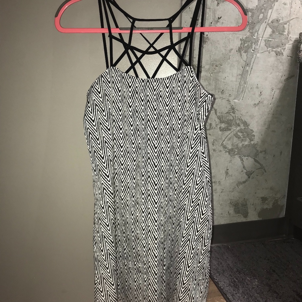 Black & White Zig Zag Dress